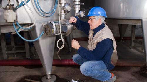 فني فلاتر مياه محترف في الرياض